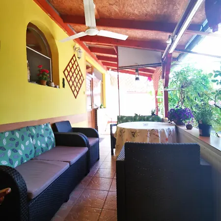 Lali Вельки-Медер