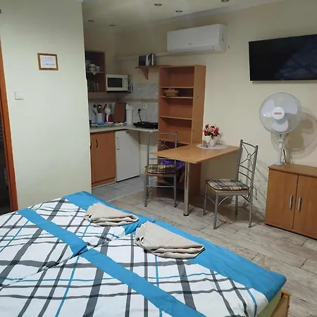 Lali Апартаменты *